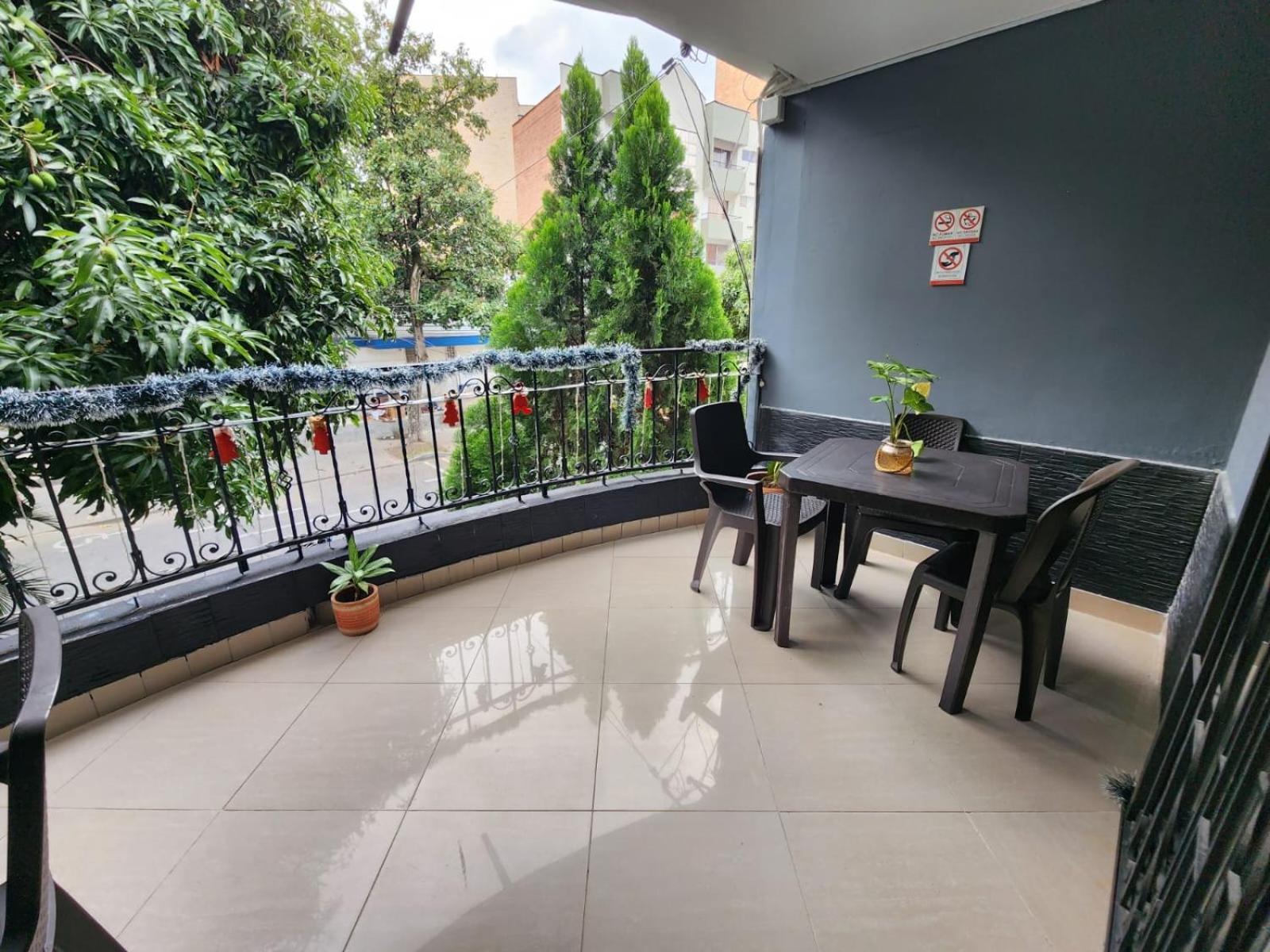 Hotel Laureles Home Medellín Esterno foto