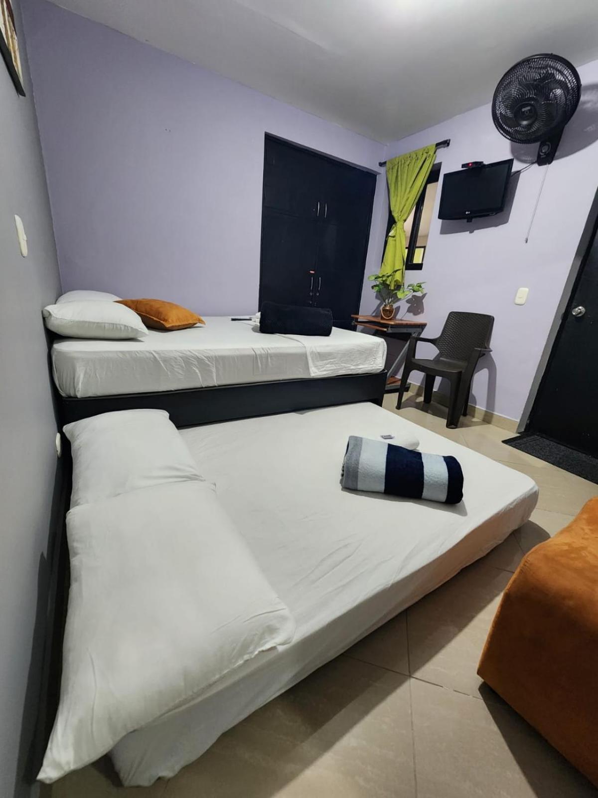 Hotel Laureles Home Medellín Esterno foto